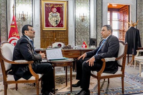 29 janvier 2014 : dans le bureau du Premier Ministre à la Kasbah, rencontre de passation de pouvoir entre Ali Larayedh, premier ministre sortant, et Mehdi Jomaa, nouveau premier ministre.