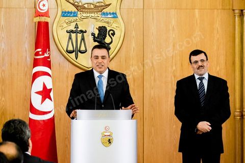 29 janvier 2014 : Discours de Mehdi Jomaa à la cérémonie de passation de pouvoir entre les deux gouvernements sous la direction de Ali Larayedh, premier ministre sortant, et Mehdi Jomaa, nouveau premier ministre. Présence de l'ensemble des membres du gouvernement sortant et du nouveau gouvernement ainsiq que des présidents de parti politique et personnalités politiques. 