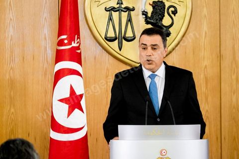 29 janvier 2014 : Discours de Mehdi Jomaa à la cérémonie de passation de pouvoir entre les deux gouvernements sous la direction de Ali Larayedh, premier ministre sortant, et Mehdi Jomaa, nouveau premier ministre. Présence de l'ensemble des membres du gouvernement sortant et du nouveau gouvernement ainsiq que des présidents de parti politique et personnalités politiques. 