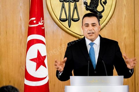 29 janvier 2014 : Discours de Mehdi Jomaa à la cérémonie de passation de pouvoir entre les deux gouvernements sous la direction de Ali Larayedh, premier ministre sortant, et Mehdi Jomaa, nouveau premier ministre. Présence de l'ensemble des membres du gouvernement sortant et du nouveau gouvernement ainsiq que des présidents de parti politique et personnalités politiques. 