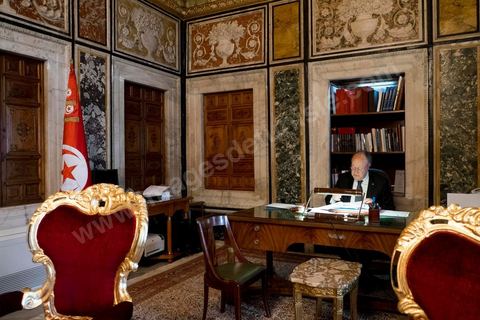 7 février 2014 : Mustapha Ben Jaafar retouchant son discours dans son bureau. Cérémonie de célébration de la nouvelel constitution tunisienne à l'Assemblée Nationale constituante en pésence des 3 présidents tunisiens, Moncef Marzouki, présidnet de la République, Mustapha Ben Jaafar, Président de l'Assemblée, et Mehdi Jomaa, Président du gouvernment, ainsi que du président françois François Hollande et des représentants de plusieurs pays, députés et leaders de partis politiques.