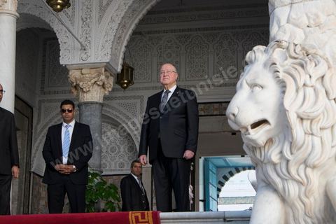 7 février 2014 : Arrivée de François Hollande à l'ANC accueilli par son président Mustapha Ben Jaafar. cérémonie de célébration de la nouvelel constitution tunisienne à l'Assemblée Nationale constituante en pésence des 3 présidents tunisiens, Moncef Marzouki, présidnet de la République, Mustapha Ben Jaafar, Président de l'Assemblée, et Mehdi Jomaa, Président du gouvernment, ainsi que du président françois François Hollande et des représentants de plusieurs pays, députés et leaders de partis politiques.