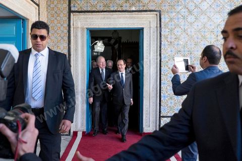 7 février 2014 : Arrivée de François Hollande à l'ANC accueilli par son président Mustapha Ben Jaafar. cérémonie de célébration de la nouvelel constitution tunisienne à l'Assemblée Nationale constituante en pésence des 3 présidents tunisiens, Moncef Marzouki, présidnet de la République, Mustapha Ben Jaafar, Président de l'Assemblée, et Mehdi Jomaa, Président du gouvernment, ainsi que du président françois François Hollande et des représentants de plusieurs pays, députés et leaders de partis politiques.