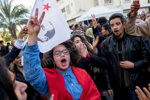 6 février 2014 : un an après … les commémorations de l'assassinat de Chokri Belaid, opposant de gauche, deux jours après l'annonce de la mort de son assassin présumé. L'avocat de 48 ans, militant de tendance marxiste et panarabiste et farouche critique des islamistes, avait été assassiné par balles le 6 février 2013 devant chez lui.