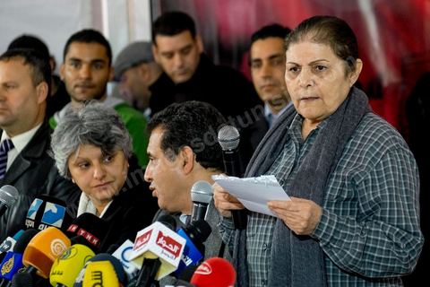6 février 2014 : à la conférence de presse le comité de défense et l’IRVA ont décidé de saisir la justice internationale. « Nous avons formulé une demande devant la Commission africaine des droits de l’Homme et des peuples, afin qu’elles formulent un recours en notre nom devant la Cour africaine des droits de l’homme et des peuples », a déclaré Mokhtar Trifi.  un an après … les commémorations de l'assassinat de Chokri Belaid, opposant de gauche, deux jours après l'annonce de la mort de son assassin présumé. L'avocat de 48 ans, militant de tendance marxiste et panarabiste et farouche critique des islamistes, avait été assassiné par balles le 6 février 2013 devant chez lui.
