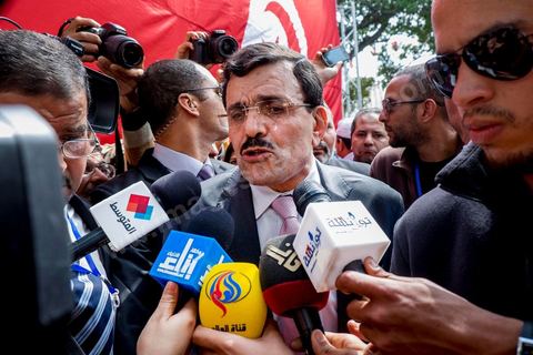 20 mars 2014 : Ali Larayedh devant la presse après son discours. Triste commémoration de l'Indépendance de la Tunisie sur l'avenue Habib Bourguiba où seuls le partisan islamiste Ennahdha et les très contestés LPR (Ligue de Protection de la Révolution) ont pris place. 