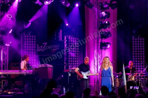 12 avril 2014 : Concert de Joss Stone pour son "Total World Tour" au Festival de Jazz à Carthage dans la banlieue nord de Tunis. Un accueil très chaleureux de plus de 2000 tunisiens. 
