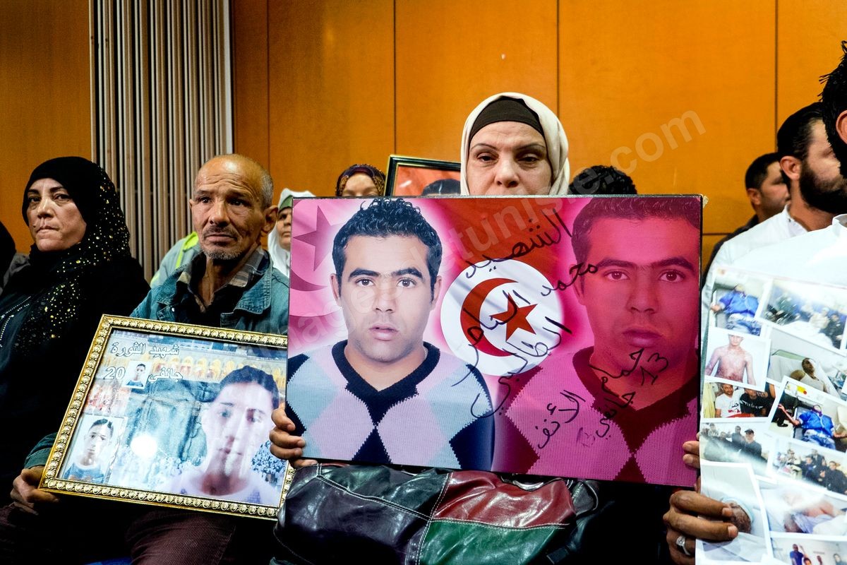 M24-050 Contestations du procès des martyrs 16042015