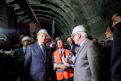 25 avril 2014 : Visite du chantier du Réseau Ferroviaire Rapide de Tunis (RFR) à Tunis. Projet financé par l'état tunisien, l'AFD, la BEI, la KfW et l'UE. Visite conjointe de Laurent Fabius, Ministre des Affaires Etrangères français et de son homologue allemand Frank-Walter Steinmeier à Tunis.