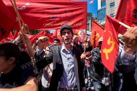 1er mai 2014 : manifestation de l'UGGT et de l'extrême gauche pour commémorer la Fête du Travail à Tunis, de l'historique place Mohamed Ali à l'Avenue Habib Bourguiba.
