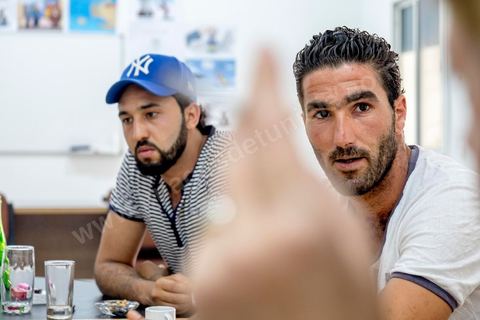 13 juin 2014 : Adel Ben Messaoud et Mohamed Ben Ouannes à Ksibet El Mediouni, près de Monastir, 13 jeunes sont porusuivis par la police et la justice dan sle cadre de l'incendie d'un poste de police lors des manifestations le jour de l'assasinat de Chokri Belaid le 6 février 2013.