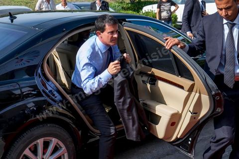 September 8, 2014: French Prime Minister Manuel Valls arrived at the conference “Investing in Tunisia: Start-up Democracy,” organized by Tunisia and France and attended by representatives from numerous countries. During the conference, Tunisia presented 20 major investment projects across several sectors, including new technologies, renewable energy, industry, tourism, and trade.