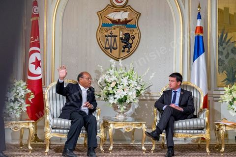 08 septembre 2014 : Rencontre entre le Président de la république tunisienne Moncef Marzouki et le premier ministre français Manuel Valls au palais de Carthage dans la cadre de son déplacement pour la Conférence "Investir en Tunisie, start up democracy" organisé apr la Tunisie et la France avec la présence de nombreux pays. La Tunisie présente, au cours de cette conférence, 20 projets structurants d’investissement dans plusieurs secteurs à l’instar des nouvelles technologies, des énergies renouvelables, de l’industrie, du tourisme et du commerce.