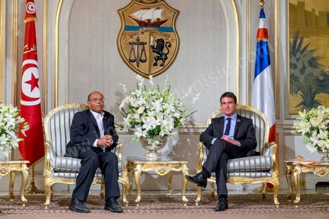 08 septembre 2014 : Rencontre entre le Président de la république tunisienne Moncef Marzouki et le premier ministre français Manuel Valls au palais de Carthage dans la cadre de son déplacement pour la Conférence "Investir en Tunisie, start up democracy" organisé apr la Tunisie et la France avec la présence de nombreux pays. La Tunisie présente, au cours de cette conférence, 20 projets structurants d’investissement dans plusieurs secteurs à l’instar des nouvelles technologies, des énergies renouvelables, de l’industrie, du tourisme et du commerce.