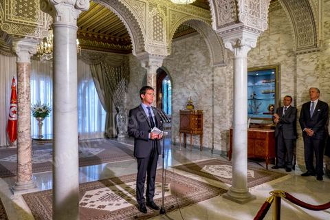 September 8, 2014: Statement by French Prime Minister Manuel Valls at the Carthage Palace following his meeting with Tunisian President Moncef Marzouki as part of his visit for the conference “Investing in Tunisia: Start-Up Democracy,” organized by Tunisia and France and attended by representatives from numerous countries. During this conference, Tunisia presented 20 major investment projects across several sectors, including new technologies, renewable energy, industry, tourism, and trade.