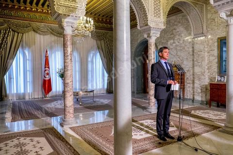 September 8, 2014: Statement by French Prime Minister Manuel Valls at the Carthage Palace following his meeting with Tunisian President Moncef Marzouki as part of his visit for the conference “Investing in Tunisia: Start-Up Democracy,” organized by Tunisia and France and attended by representatives from numerous countries. During this conference, Tunisia presented 20 major investment projects across several sectors, including new technologies, renewable energy, industry, tourism, and trade.
