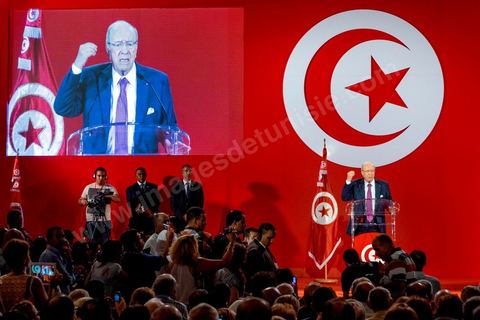 12 septembre 2014 : premier meeting de Beji Caïd Essebsi, 88 ans, président du parti Nidaa Tounes, devant ses militants en tant que candidat à l’élection présidentielle, et dans lequel il a notamment abordé son refus de la proposition d’un « président consensuel » proposé par Ennahdha, et a critiqué la multiplication des candidatures à la présidentielle de novembre 2014. Il a tenu aussi à rassurer sur son état de santé et son engagement dans cette rude campagne malgrè les atteintes à sa personne.