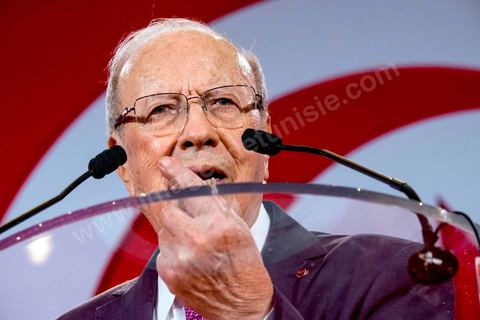 12 septembre 2014 : premier meeting de Beji Caïd Essebsi, 88 ans, président du parti Nidaa Tounes, devant ses militants en tant que candidat à l’élection présidentielle, et dans lequel il a notamment abordé son refus de la proposition d’un « président consensuel » proposé par Ennahdha, et a critiqué la multiplication des candidatures à la présidentielle de novembre 2014. Il a tenu aussi à rassurer sur son état de santé et son engagement dans cette rude campagne malgrè les atteintes à sa personne.