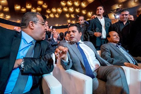 29 septembre 2014 : Slim Riahi et à droite son père. Le président de l'Union patriotique libre (UPL) et son candidat à la présidentielle, Slim Riahi, a présenté les listes de son parti pour les prochaines législatives ainsi que son programme électoral, lors d'une conférence de presse au palais des congrès de Tunis. Slim Riahi s’est attaqué à Nida Tounes et à Ennahdha, l’un parce qu’il fonde sa démarche sur la diabolisation et l’autre pour avoir noué un deal avec les ex-Rcdistes.