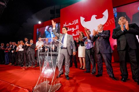 29 septembre 2014 : Slim RIahi entouré de ses têtes de listes aux legislatives. Le président de l'Union patriotique libre (UPL) et son candidat à la présidentielle, Slim Riahi, a présenté les listes de son parti pour les prochaines législatives ainsi que son programme électoral, lors d'une conférence de presse au palais des congrès de Tunis. Slim Riahi s’est attaqué à Nida Tounes et à Ennahdha, l’un parce qu’il fonde sa démarche sur la diabolisation et l’autre pour avoir noué un deal avec les ex-Rcdistes.