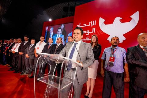 29 septembre 2014 : Slim RIahi entouré de ses têtes de listes aux legislatives. Le président de l'Union patriotique libre (UPL) et son candidat à la présidentielle, Slim Riahi, a présenté les listes de son parti pour les prochaines législatives ainsi que son programme électoral, lors d'une conférence de presse au palais des congrès de Tunis. Slim Riahi s’est attaqué à Nida Tounes et à Ennahdha, l’un parce qu’il fonde sa démarche sur la diabolisation et l’autre pour avoir noué un deal avec les ex-Rcdistes.