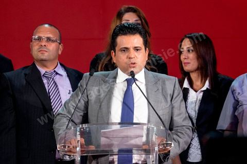 29 septembre 2014 : Slim RIahi entouré de ses têtes de listes aux legislatives. Le président de l'Union patriotique libre (UPL) et son candidat à la présidentielle, Slim Riahi, a présenté les listes de son parti pour les prochaines législatives ainsi que son programme électoral, lors d'une conférence de presse au palais des congrès de Tunis. Slim Riahi s’est attaqué à Nida Tounes et à Ennahdha, l’un parce qu’il fonde sa démarche sur la diabolisation et l’autre pour avoir noué un deal avec les ex-Rcdistes.