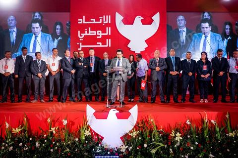 29 septembre 2014 : Slim RIahi entouré de ses têtes de listes aux legislatives. Le président de l'Union patriotique libre (UPL) et son candidat à la présidentielle, Slim Riahi, a présenté les listes de son parti pour les prochaines législatives ainsi que son programme électoral, lors d'une conférence de presse au palais des congrès de Tunis. Slim Riahi s’est attaqué à Nida Tounes et à Ennahdha, l’un parce qu’il fonde sa démarche sur la diabolisation et l’autre pour avoir noué un deal avec les ex-Rcdistes.
