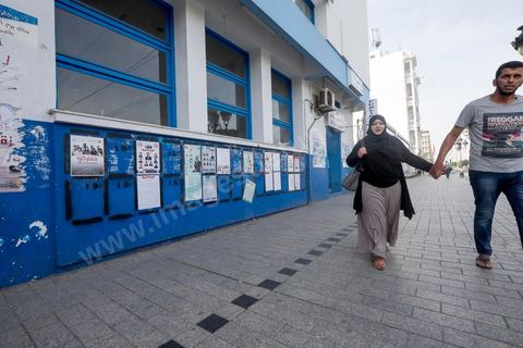 octobre 2014 : campagne électorale officielle pour les législatives du 26 octobre 2014. Affichage urbain officiel à l'avenue Habib Bourguiba à Tunis