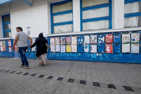 octobre 2014 : campagne électorale officielle pour les législatives du 26 octobre 2014. Affichage urbain officiel à l'avenue Habib Bourguiba à Tunis