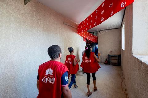 7 octobre 2014 : Au siège du parti Al Jouhmouri à Fouchana. La députée Maya Jribi, parti Al Jouhmouri, en campagne électorale pour les élections législatives du 26 octobre dans un quartier populaire de Fouchana, gouvernorat de Ben Arous, dans la banlieue sud de Tunis.
