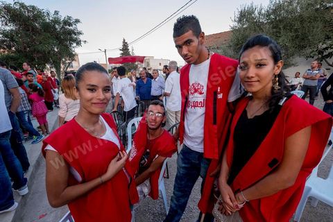 7 octobre 2014 : Jeunes militants du parti Al Jouhmouri. La députée Maya Jribi, parti Al Jouhmouri, en campagne électorale pour les élections législatives du 26 octobre dans un quartier populaire de Fouchana, gouvernorat de Ben Arous, dans la banlieue sud de Tunis.