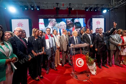 9 octobre 2014 : Béji Caïd Essebsi au meeting du parti Nidaa Tounes dans le quartier populaire de Mellassine à l'ouest de Tunis. Béji Caïd Essebsi, président du parti et candidat à la présidentielle, est venue soutenir la liste de Tunis 1 pour les legislatives avec un discours plein de promesses : «Mellassine souffre de pauvreté et de marginalisation. Cette situation ne saurait durer plus longtemps». 