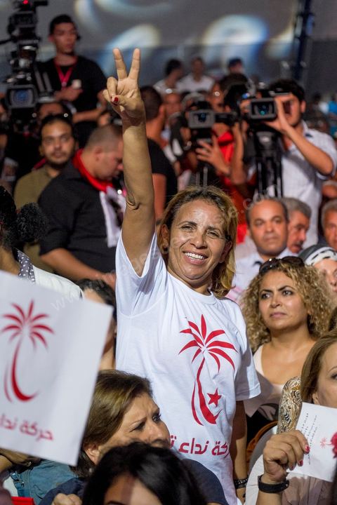 9 octobre 2014 : meeting du parti Nidaa Tounes dans le quartier populaire de Mellassine à l'ouest de Tunis. Béji Caïd Essebsi, président du parti et candidat à la présidentielle, est venue soutenir la liste de Tunis 1 pour les legislatives avec un discours plein de promesses : «Mellassine souffre de pauvreté et de marginalisation. Cette situation ne saurait durer plus longtemps». 