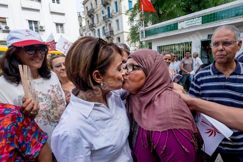 14 octobre 2014 : visite de terrain de la tête de liste Nidaa Tounes aux élections légsilatives sur Tunis 1, Leila Ouled Ali, au centre ville de Tunis. Les femmes ne représentent que 11% des candidats têtes de listes. Sortie en force Leila Ouled Ali a défilé dans les rues autour de l'avenue Bourguiba à Tunis, rencontrée les citoyens et scandée à de nombreuses reprises "Bajbouj président" en référence à leur président de parti Béji Caïd Essebsi candidat aux électiosn présidentielles.
