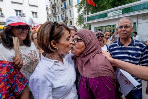 14 octobre 2014 : visite de terrain de la tête de liste Nidaa Tounes aux élections légsilatives sur Tunis 1, Leila Ouled Ali, au centre ville de Tunis. Les femmes ne représentent que 11% des candidats têtes de listes. Sortie en force Leila Ouled Ali a défilé dans les rues autour de l'avenue Bourguiba à Tunis, rencontrée les citoyens et scandée à de nombreuses reprises "Bajbouj président" en référence à leur président de parti Béji Caïd Essebsi candidat aux électiosn présidentielles.