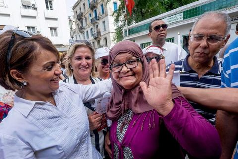 14 octobre 2014 : visite de terrain de la tête de liste Nidaa Tounes aux élections légsilatives sur Tunis 1, Leila Ouled Ali, au centre ville de Tunis. Les femmes ne représentent que 11% des candidats têtes de listes. Sortie en force Leila Ouled Ali a défilé dans les rues autour de l'avenue Bourguiba à Tunis, rencontrée les citoyens et scandée à de nombreuses reprises "Bajbouj président" en référence à leur président de parti Béji Caïd Essebsi candidat aux électiosn présidentielles.