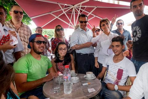 14 octobre 2014 : visite de terrain de la tête de liste Nidaa Tounes aux élections légsilatives sur Tunis 1, Leila Ouled Ali, au centre ville de Tunis. Les femmes ne représentent que 11% des candidats têtes de listes. Sortie en force Leila Ouled Ali a défilé dans les rues autour de l'avenue Bourguiba à Tunis, rencontrée les citoyens et scandée à de nombreuses reprises "Bajbouj président" en référence à leur président de parti Béji Caïd Essebsi candidat aux électiosn présidentielles.