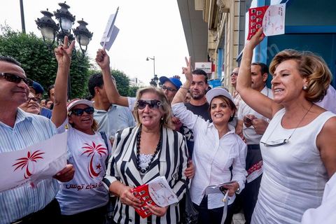 14 octobre 2014 : visite de terrain de la tête de liste Nidaa Tounes aux élections légsilatives sur Tunis 1, Leila Ouled Ali, au centre ville de Tunis. Les femmes ne représentent que 11% des candidats têtes de listes. Sortie en force Leila Ouled Ali a défilé dans les rues autour de l'avenue Bourguiba à Tunis, rencontrée les citoyens et scandée à de nombreuses reprises "Bajbouj président" en référence à leur président de parti Béji Caïd Essebsi candidat aux électiosn présidentielles.