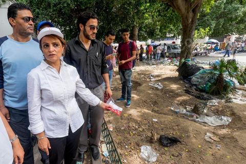 14 octobre 2014 : visite de terrain de la tête de liste Nidaa Tounes aux élections légsilatives sur Tunis 1, Leila Ouled Ali, au centre ville de Tunis. Les femmes ne représentent que 11% des candidats têtes de listes. Sortie en force Leila Ouled Ali a défilé dans les rues autour de l'avenue Bourguiba à Tunis, rencontrée les citoyens et scandée à de nombreuses reprises "Bajbouj président" en référence à leur président de parti Béji Caïd Essebsi candidat aux électiosn présidentielles.