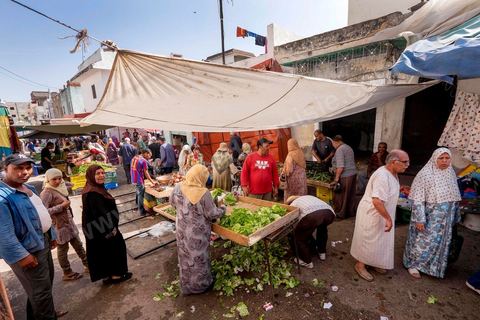 October 16, 2014: Samir Taieb, a member of the National Constituent Assembly (ANC) and the lead candidate on the Tunis 1 list for the Union for Tunisia (UPT) party in the legislative elections, campaigning at the Kabaria market. Kabaria is one of the most disadvantaged neighborhoods in the southern suburbs of Tunis; social tensions and grievances are widespread in these neighborhoods, where residents are often disillusioned with politics. Grassroots outreach has the merit of giving them hope and convincing them to go to the polls. 