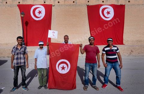 18 octobre 2014 : Meeting Nidaa Tounes à Kairouan, plus de 2000 particiapnts venus prendre place près de la Grande Mosquée, au même endroit où Ansar El Charia avait organisé son 1er congrès en 2012, pour écouter le discours de Béji Caïd Essebsi, président du parti et candidat aux présidentielles de Novembre 2014. Campagne électorale pour els éléectiosn législatives du 26 octobre 2014.