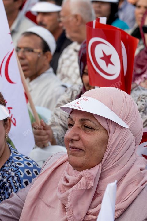 18 octobre 2014 : Meeting Nidaa Tounes à Kairouan, plus de 2000 particiapnts venus prendre place près de la Grande Mosquée, au même endroit où Ansar El Charia avait organisé son 1er congrès en 2012, pour écouter le discours de Béji Caïd Essebsi, président du parti et candidat aux présidentielles de Novembre 2014. Campagne électorale pour els éléectiosn législatives du 26 octobre 2014.