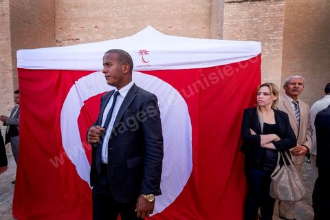 18 octobre 2014 : Meeting Nidaa Tounes à Kairouan, plus de 2000 particiapnts venus prendre place près de la Grande Mosquée, au même endroit où Ansar El Charia avait organisé son 1er congrès en 2012, pour écouter le discours de Béji Caïd Essebsi, président du parti et candidat aux présidentielles de Novembre 2014. Campagne électorale pour els éléectiosn législatives du 26 octobre 2014.