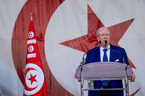 18 octobre 2014 : Meeting Nidaa Tounes à Kairouan, plus de 2000 particiapnts venus prendre place près de la Grande Mosquée, au même endroit où Ansar El Charia avait organisé son 1er congrès en 2012, pour écouter le discours de Béji Caïd Essebsi, président du parti et candidat aux présidentielles de Novembre 2014. Campagne électorale pour els éléectiosn législatives du 26 octobre 2014.