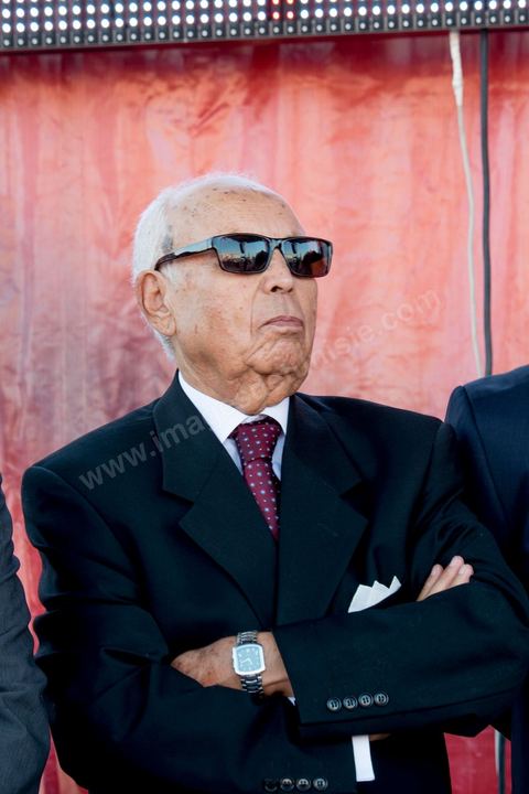 18 octobre 2014 : Meeting Nidaa Tounes à Kairouan, plus de 2000 particiapnts venus prendre place près de la Grande Mosquée, au même endroit où Ansar El Charia avait organisé son 1er congrès en 2012, pour écouter le discours de Béji Caïd Essebsi, président du parti et candidat aux présidentielles de Novembre 2014. Campagne électorale pour els éléectiosn législatives du 26 octobre 2014.