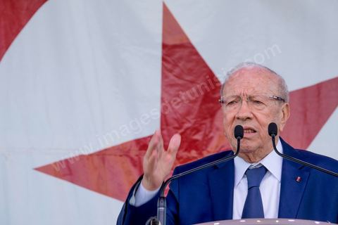 18 octobre 2014 : Meeting Nidaa Tounes à Kairouan, plus de 2000 particiapnts venus prendre place près de la Grande Mosquée, au même endroit où Ansar El Charia avait organisé son 1er congrès en 2012, pour écouter le discours de Béji Caïd Essebsi, président du parti et candidat aux présidentielles de Novembre 2014. Campagne électorale pour els éléectiosn législatives du 26 octobre 2014.