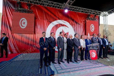 18 octobre 2014 : Meeting Nidaa Tounes à Kairouan, plus de 2000 particiapnts venus prendre place près de la Grande Mosquée, au même endroit où Ansar El Charia avait organisé son 1er congrès en 2012, pour écouter le discours de Béji Caïd Essebsi, président du parti et candidat aux présidentielles de Novembre 2014. Campagne électorale pour els éléectiosn législatives du 26 octobre 2014.