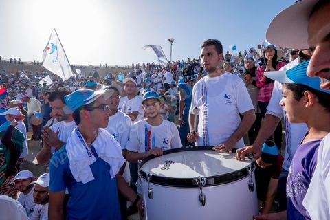 18 octobre 2014 : dans le théâtre de Sidi Mansour, ville dans la banlieue nord de Sfax, deuxième ville du pays, plus de 10 000 partiisans d'Ennahdha se sont rassemblés pour un grand meeting du parti islamiste. Sous un soleil de plomb, Rached Ghannouchi, président du parti, orchestre un meeting electoral avec présentations des deux listes Ennahdha (Sfax1 et 2), discours des candidats et discours final de Ghannouchi.