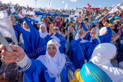 18 octobre 2014 : dans le théâtre de Sidi Mansour, ville dans la banlieue nord de Sfax, deuxième ville du pays, plus de 10 000 partiisans d'Ennahdha se sont rassemblés pour un grand meeting du parti islamiste. Sous un soleil de plomb, Rached Ghannouchi, président du parti, orchestre un meeting electoral avec présentations des deux listes Ennahdha (Sfax1 et 2), discours des candidats et discours final de Ghannouchi.