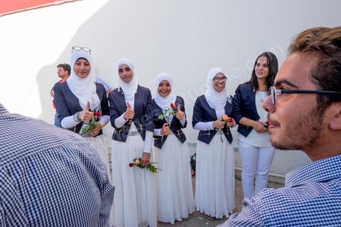 18 octobre 2014 : dans le théâtre de Sidi Mansour, ville dans la banlieue nord de Sfax, deuxième ville du pays, plus de 10 000 partiisans d'Ennahdha se sont rassemblés pour un grand meeting du parti islamiste. Sous un soleil de plomb, Rached Ghannouchi, président du parti, orchestre un meeting electoral avec présentations des deux listes Ennahdha (Sfax1 et 2), discours des candidats et discours final de Ghannouchi.